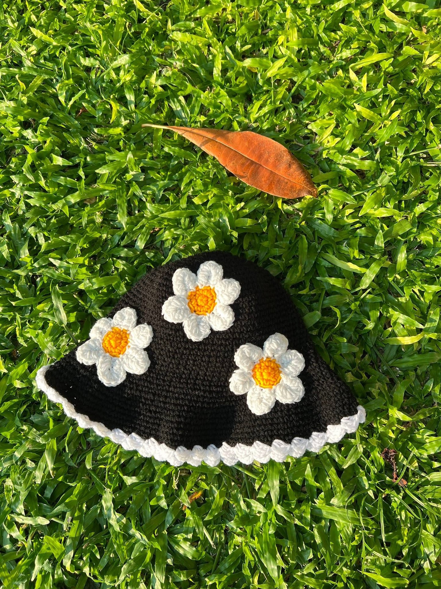 Beanies hat (white flower)