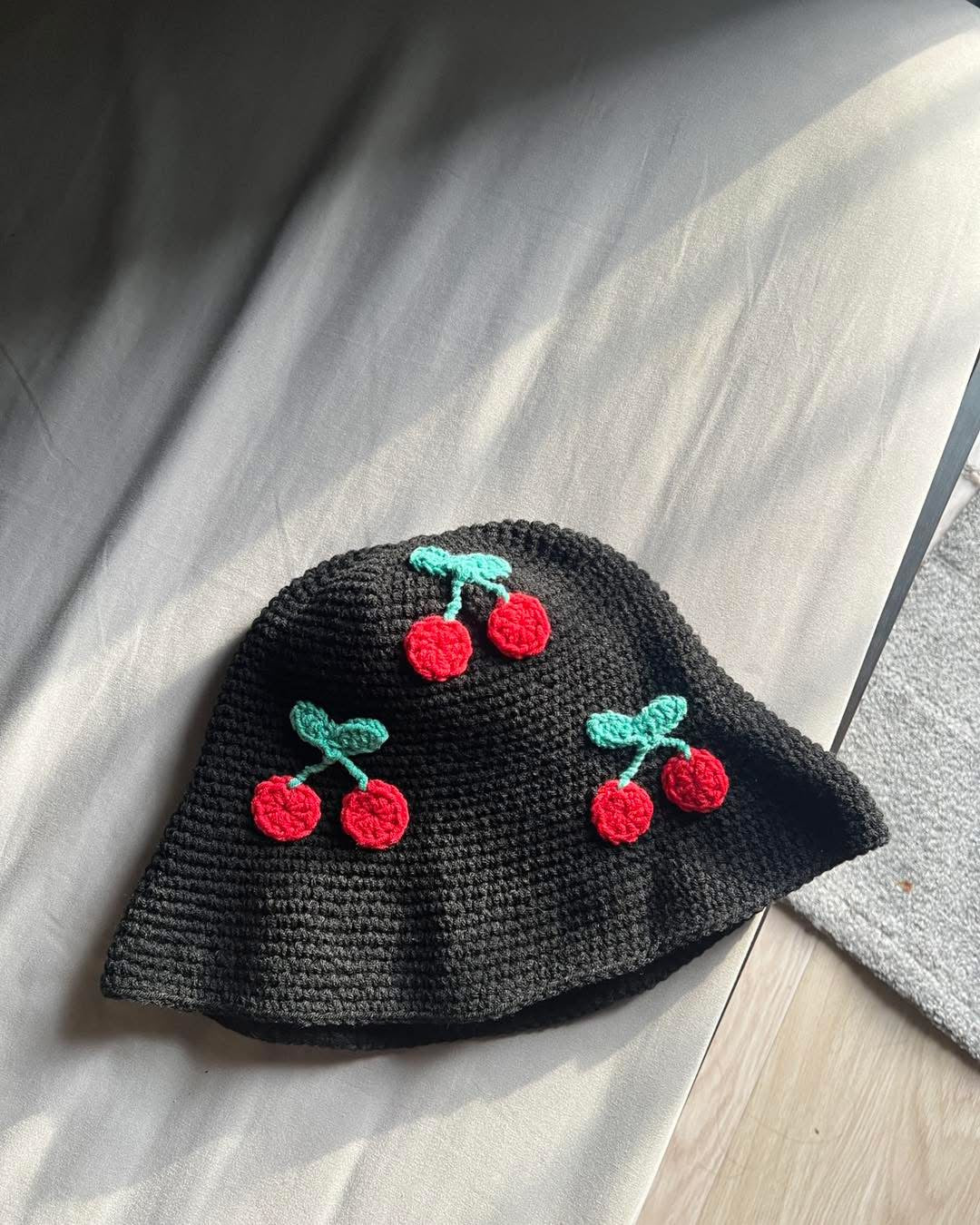 Beanies hat (cherry)