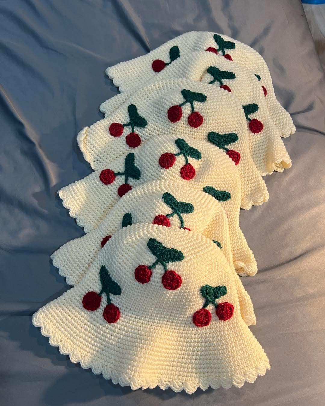 Beanies hat (cherry)