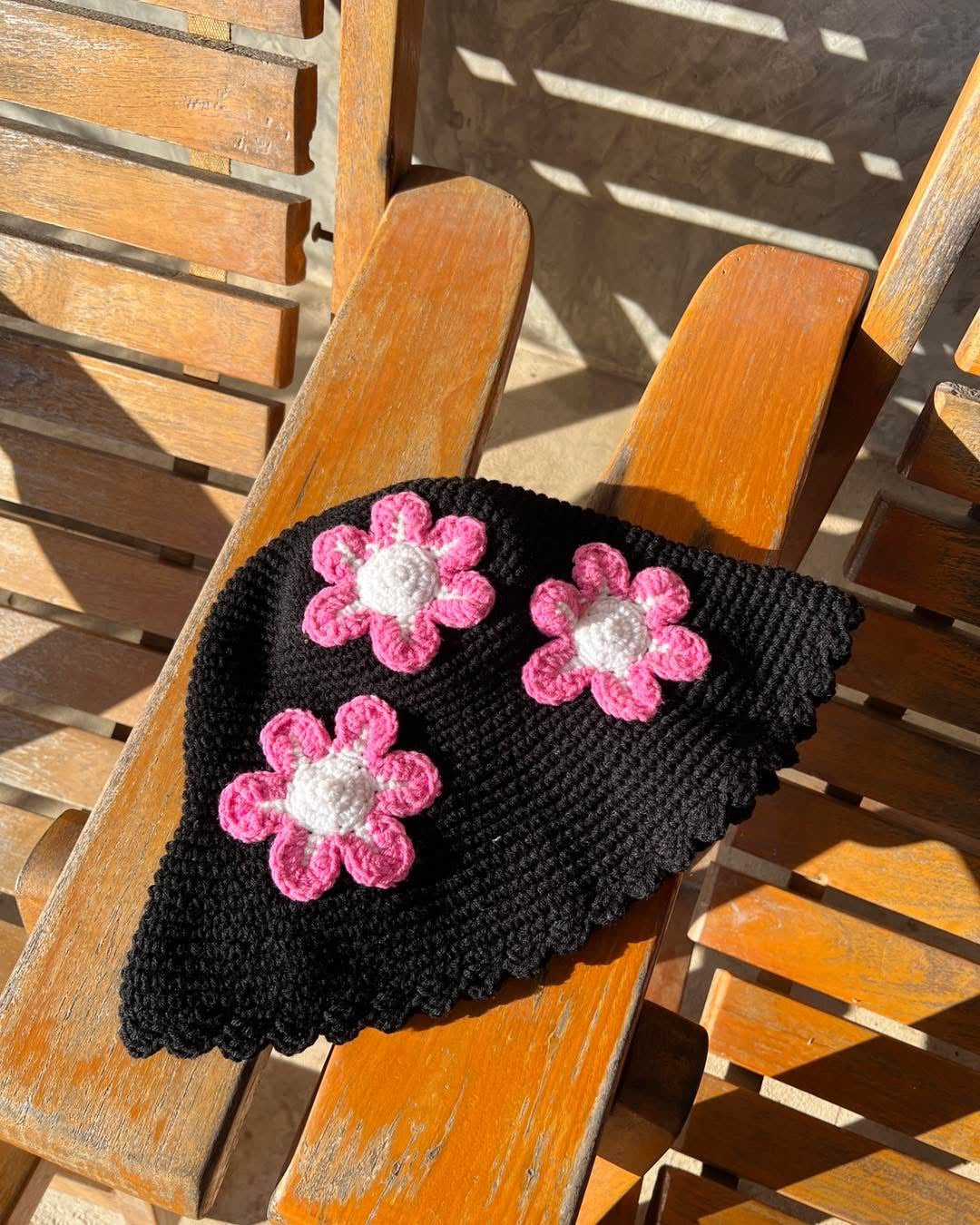 Beanies hat (pink flower)