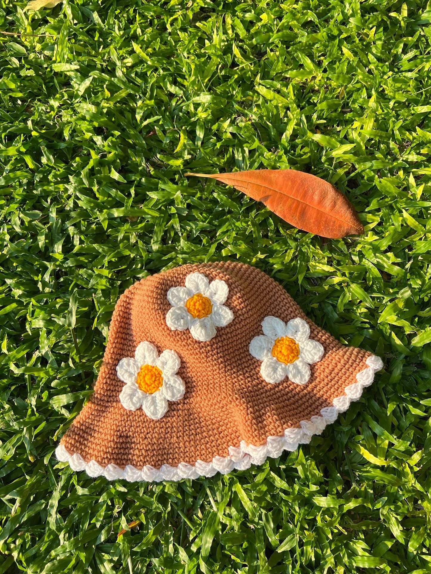 Beanies hat (white flower)