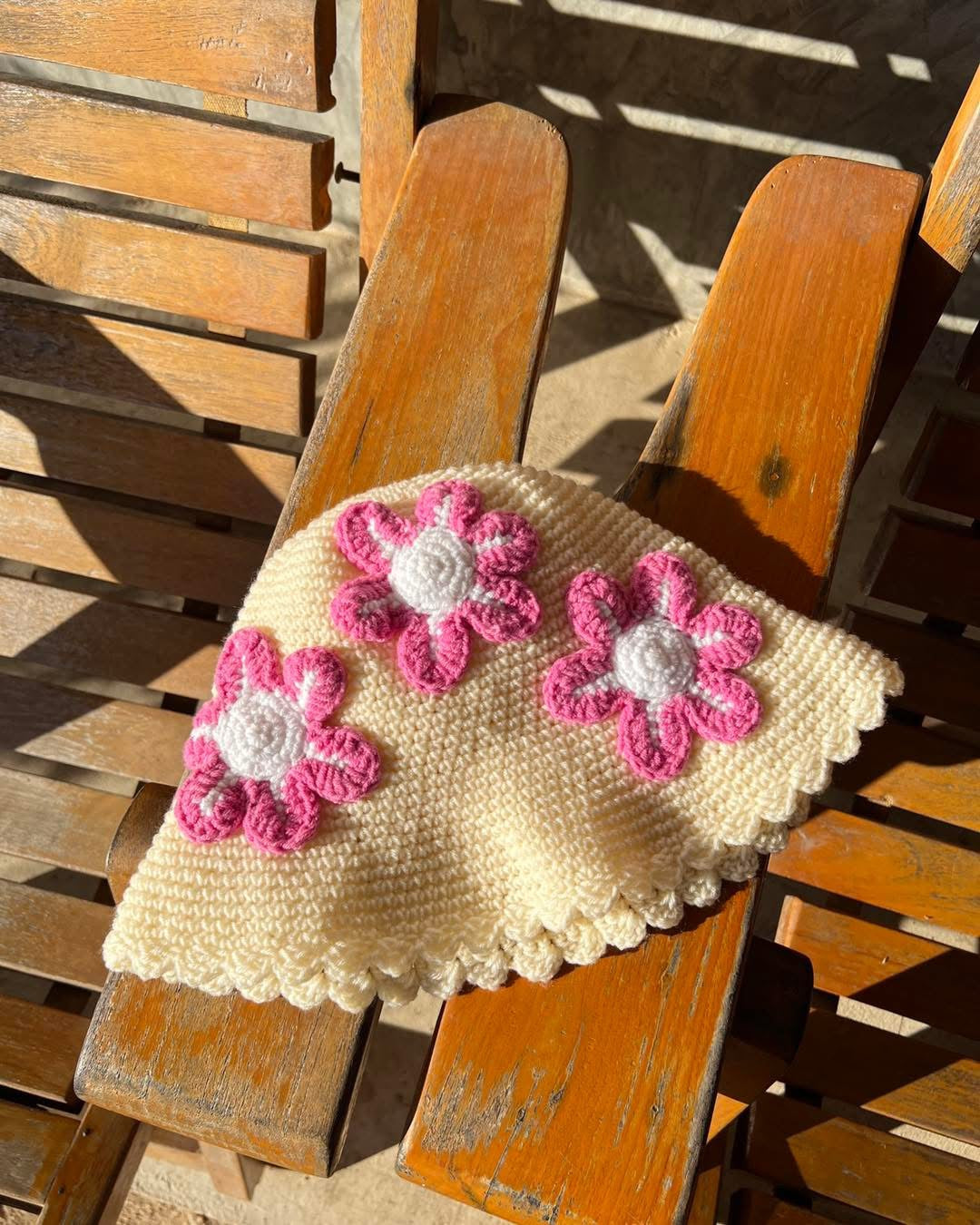 Beanies hat (pink flower)