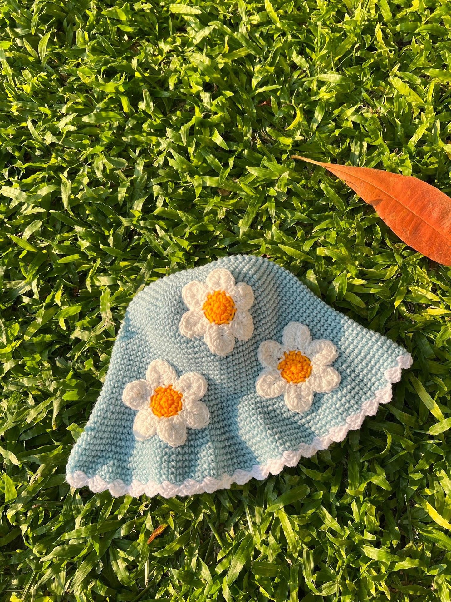 Beanies hat (white flower)