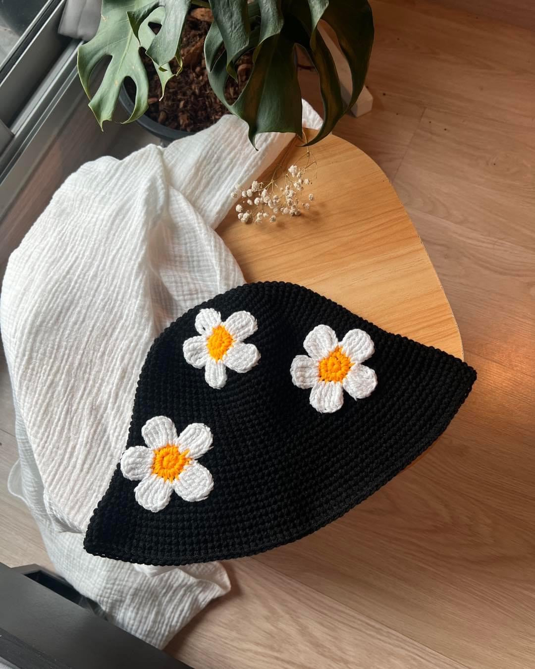 Flower knitted hat 1